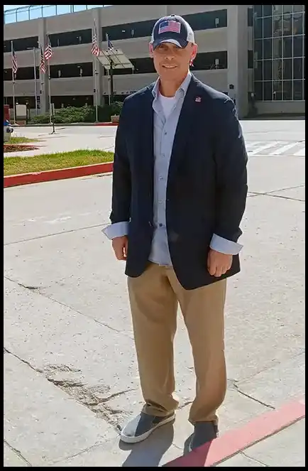 Book Author and Veteran David Haave goes to the Harry S Truman Hospital to give love to his fellow Veterans 2024 -- David Haave